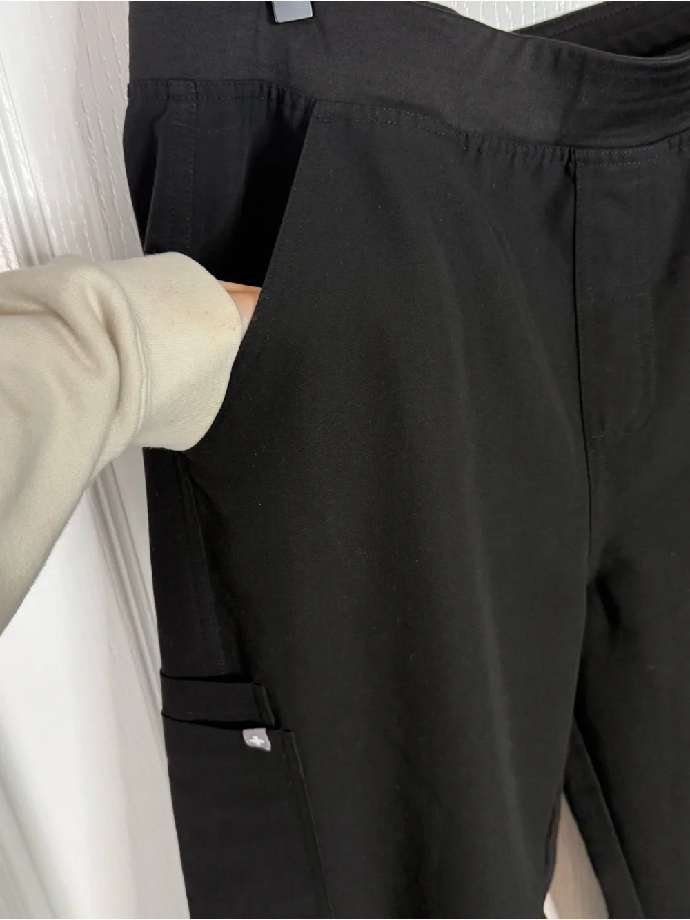 FIGS Men’s Black Scrub Set XXL Leon Top + XL Axim Cargo Pants Technical Collecti